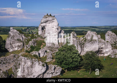 Formations Forck à côté de château en village Ogrodzieniec Podzamcze, Jura polonais dans la région de voïvodie de Silésie Pologne du sud Banque D'Images