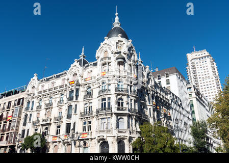 Bâtiment historique vu au centre-ville de Madrid, Espagne Banque D'Images