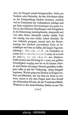 La section intitulée 'de Kafka Prozeß 222' se concentre sur la 222e entrée d'une étude examinant 'Der Prozess' de Franz Kafka, mettant l'accent sur son exploration de la culpabilité, de l'autorité et de l'anxiété existentielle dans la littérature moderne. Banque D'Images