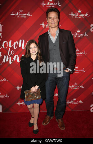 Hallmark Channel Projection de Noël à Holly Lodge comprend : Dylan Neal, fille Bella Neal Où : Los Angeles, California, United States Quand : 04 Déc 2017 Crédit : FayesVision/WENN.com Banque D'Images