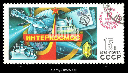 Urss - timbres en 1980 : Couleur edition sur l'astronautique jour, montre les satellites des astronautes et des commandes de vol. Banque D'Images