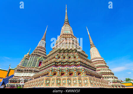 Phra Maha Chedi Si Rajakarn est un 42m de haut stupa à temple bouddhiste de Wat Pho à Bangkok, Thaïlande Banque D'Images