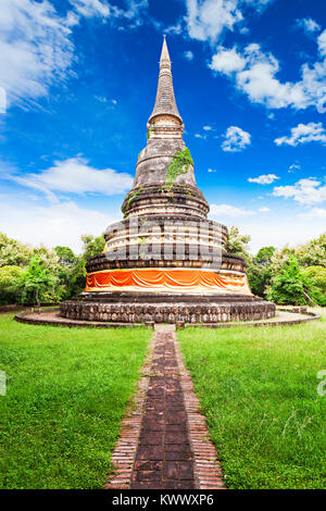 Wat Umong 700 ans est un temple bouddhiste à Chiang Mai, Thaïlande Banque D'Images