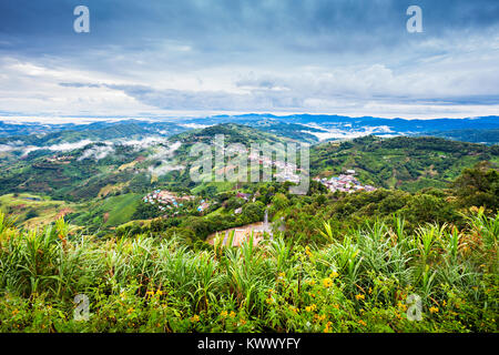 Mae Salong vue aérienne, la province de Chiang Rai, dans le Nord de la Thaïlande Banque D'Images