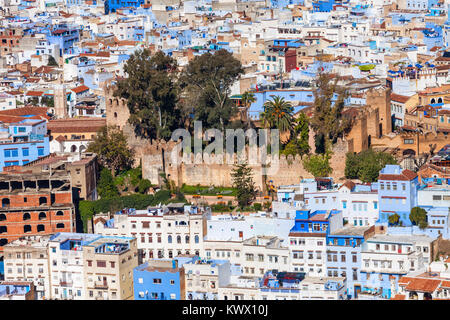 Forteresse Kasbah de Chefchaouen. Chefchaouen est une ville dans le nord-ouest du Maroc. Chefchaouen est connue pour ses bâtiments dans des tons de bleu. Banque D'Images