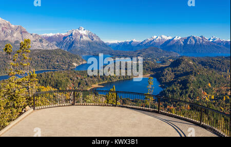 Point de vue Cerro Campanario près de Bariloche dans le Parc National Nahuel Huapi, Patagonie en Argentine. Banque D'Images