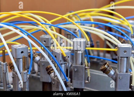 Détail d'une machine de l'industrie avec les tuyaux pneumatiques Banque D'Images