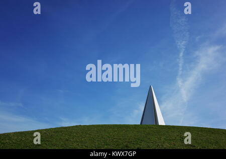 La pyramide de lumière à Campbell Park, Milton Keynes, Buckinghamshire, Angleterre Banque D'Images