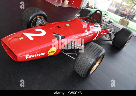 MUGELLO, IL, Octobre, 2017 : Vintage Ferrari F1 312 1967 de Lorenzo Bandini et Chris Amon au paddock de spectacle anniversaire Ferrari 1947-2017 dans le Mugello Banque D'Images