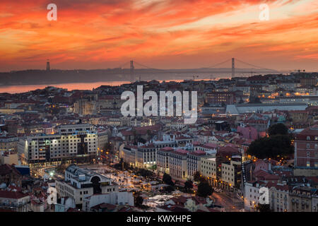 Coucher de soleil sur Lisbonne, Portugal. Banque D'Images