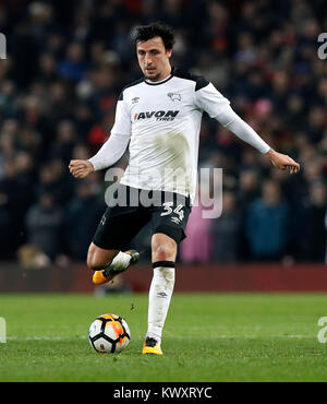 Derby County's George Thorne au cours de la FA Cup, troisième match à Old Trafford, Manchester. ASSOCIATION DE PRESSE Photo. Photo date : vendredi 5 janvier 2018. Voir l'ACTIVITÉ DE SOCCER histoire Man Utd. Crédit photo doit se lire : Martin Rickett/PA Wire. RESTRICTIONS : EDITORIAL N'utilisez que pas d'utilisation non autorisée avec l'audio, vidéo, données, listes de luminaire, club ou la Ligue de logos ou services 'live'. En ligne De-match utilisation limitée à 75 images, aucune émulation. Aucune utilisation de pari, de jeux ou d'un club ou la ligue/dvd publications. Banque D'Images