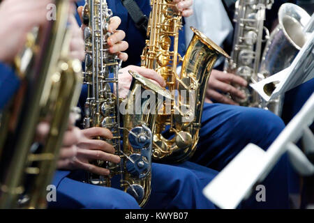 Biélorussie, Minsk, la performance de l'orchestre de la ville de Gomel. 29 mars, 2017.Saxophones.jouer dans l'orchestre. Banque D'Images