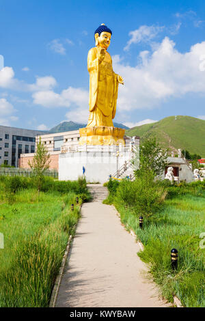 Bouddha Park International est situé au pied de la colline de Zaisan Tolgoi à Oulan-Bator, Mongolie Banque D'Images