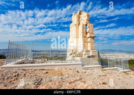 Monument de Philopappos est le grec ancien mausolée et monument dédié à Gaius Julius Antiochus Épiphane Philopappos ou Philopappus, situé sur le pe Banque D'Images