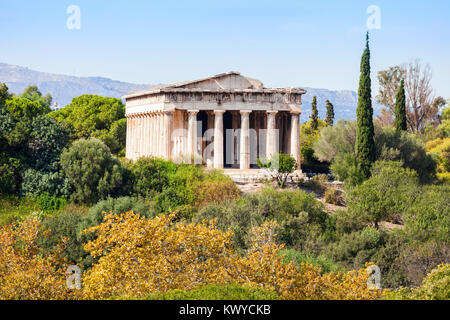 Le Temple d'Héphaïstos ou aussi Hephesteum Hephaisteion est un temple grec dorique, situé au nord-ouest de l'Agora d'Athènes Banque D'Images