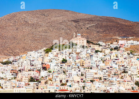 Ermoupoli ville sur l'île de Syros. Ou Syros Syros est une île grecque des Cyclades, dans la mer Égée. Banque D'Images