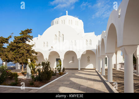 Cathédrale Orthodoxe métropolitaine Fira ou église cathédrale de la Chandeleur de l'Éternel est le principal othodox church à Fira, Santorini Island, Cyclades en Gr Banque D'Images