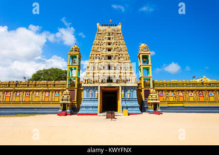 L'Alvar Vallipuram ou Valipura Aalvar Vishnu Kovil est un temple hindou près de Jaffna, au Sri Lanka. L'Alvar Vallipuram Kovil est considéré comme l'un des plus anciens H Banque D'Images