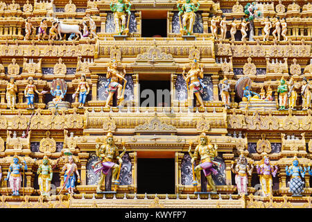 L'Alvar Vallipuram ou Valipura Aalvar Vishnu Kovil est un temple hindou près de Jaffna, au Sri Lanka. L'Alvar Vallipuram Kovil est considéré comme l'un des plus anciens H Banque D'Images