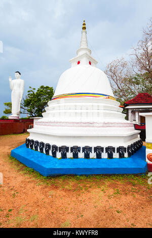 Gokanna ou Rajamaha Viharaya Gokarna Vihara est un ancien temple bouddhiste situé près de Fort Frederick à Trincomalee, Sri Lanka Banque D'Images