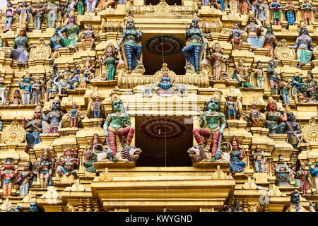 Muthumariamman Kovil Temple Décor de secours. Muthumariamman est un temple hindou dédié à la Déesse Mariamman à Matale, Sri Lanka Banque D'Images