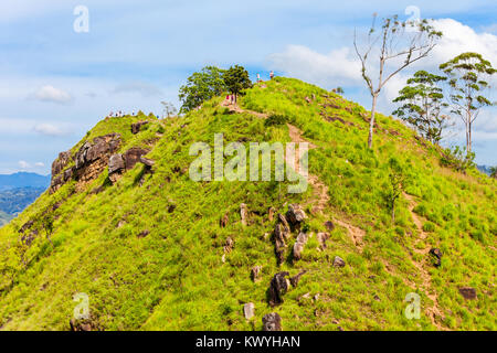 Vue panoramique aérienne à peu Adams Peak. Peu d'Adams Peak est situé dans Ella, Sri Lanka Banque D'Images