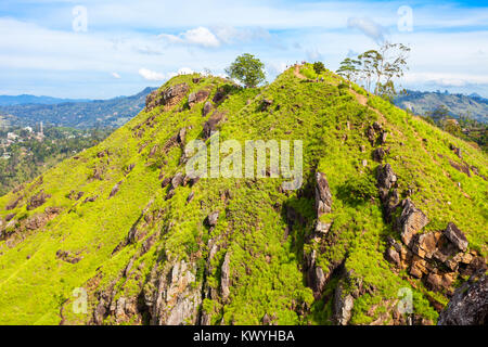 Vue panoramique aérienne à peu Adams Peak. Peu d'Adams Peak est situé dans Ella, Sri Lanka Banque D'Images