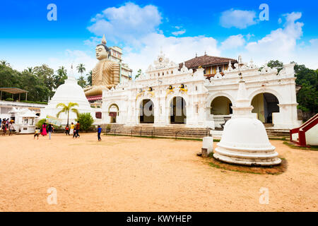 Temple Wewurukannala Vihara ou Raja Maha Vihara. Temple Wewurukannala Vihara est un temple bouddhiste en Dikwella South, Sri Lanka Banque D'Images