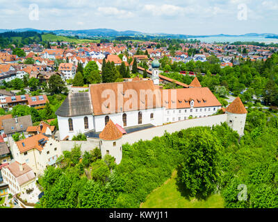 Monastère Franciscain ou Saint Stéphane Franziskanerkloster vue panoramique aérienne. Saint Stéphane est un monastère dans la vieille ville de Fussen en Bavière, Allemagne. Banque D'Images