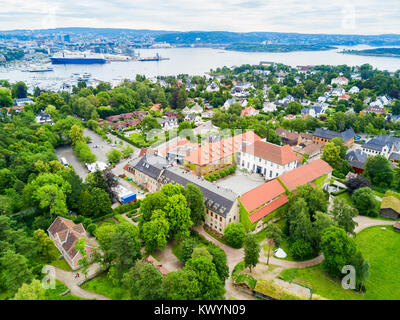 Musée norvégien d'histoire culturelle ou Norsk Folkemuseum aerial vue panoramique, situé à l'île de Bigdoy à Oslo, Norvège Banque D'Images