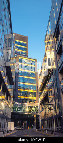 DUBLIN, IRLANDE - 4 février 2017 : Le siège européen de Google sur Barrow Street, situé dans le quartier historique de Dublin docklands. Panora verticale Banque D'Images