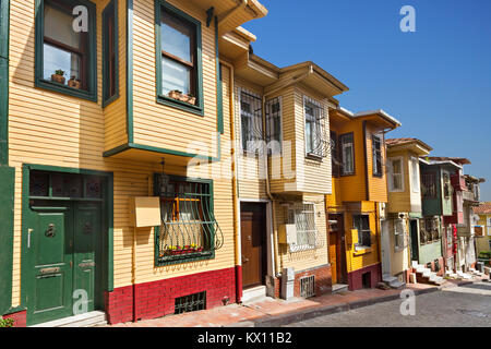 Dans les maisons Ottomanes colorées Edirnekapi district à Istanbul, Turquie. Banque D'Images