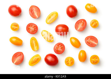 Poivron rouge ou jaune tomates cerises isolé sur fond blanc. Vue d'en haut Banque D'Images