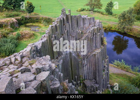 Colonnes de basalte transmission célèbre rock formation Panska Skala (Le Seigneur's Rock) ou orgue à tuyaux à Kamenicky Senov ville en République Tchèque Banque D'Images