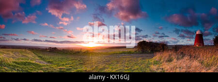 Moulin à Vent Halnaker au coucher du soleil, West Sussex, UK Banque D'Images