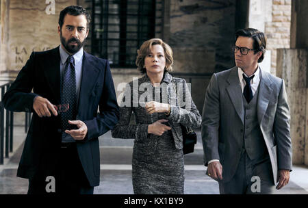 Tout l'argent dans le monde 2017 est un film thriller réalisé par Ridley Scott et écrit par David Scarpa, basé sur le livre de John Pearson 1995 douloureusement riche : Le fortunes scandaleuses et malheurs des Héritiers de J. Paul Getty. Il étoiles Michelle Williams, Christopher Plummer, Mark Wahlberg, Romain Duris, Charlie Plummer, Andrew Buchan, et Timothy Hutton. Cette photo est pour un usage éditorial uniquement et est l'auteur de la société film et/ou le photographe attribué par le film ou la société de production et ne peut être reproduite que par des publications dans le cadre de la promotion de l'abo Banque D'Images