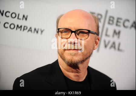 NEW YORK, NY - 14 avril : Paul Haggis assiste à la "le marteau et l'Enclume' au cours de la 2016 Tribeca Film Festival at John Zuccotti Theatre au BMCC Tribeca Performing Arts Centre le 14 avril 2016 à New York. Personnes : Paul Haggis Banque D'Images