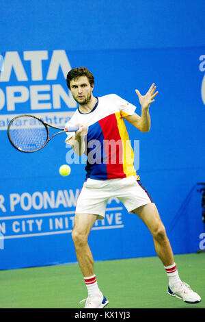 Pune, Inde. 6 janvier 2018. Gilles Simon de France en action à la finale de la des célibataires la concurrence au Maharashtra ouverte Tata tournament à Mahalunge Balewadi Tennis Stadium à Pune, en Inde. Credit : Karunesh Johri/Alamy Live News. Banque D'Images