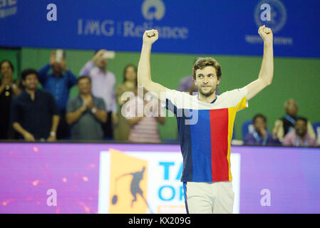 Pune, Inde. 6 janvier 2018. Gilles Simon de France après des gestes il y est arrivé en finale de la des célibataires la concurrence au Maharashtra ouverte Tata tournament à Mahalunge Balewadi Tennis Stadium à Pune, en Inde. Credit : Karunesh Johri/Alamy Live News. Banque D'Images