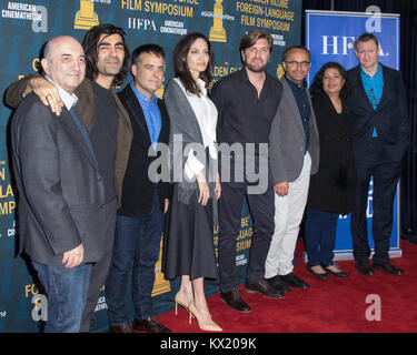 Los Angeles, Californie, USA. 6 janvier, 2018. Fatih Akin, Sebastian Lelio, Angelina Jolie, Ruben Ostlund, Andrey Zvyagintsev arrivent à l'autoapprentissage Film Golden Globe 2018 Symposium tenu à l'Egyptian Theatre de Los Angeles, Californie le 6 janvier 2018. L'événement présentait une discussion de groupe avec les cinéastes de la Golden Globe nominés pour le Meilleur Film Award, et l'autoapprentissage est présenté par l'Hollywood Foreign Press Association (HFPA) et l'American Cinematheque. Credit : Sheri Determan/Alamy Live News Banque D'Images