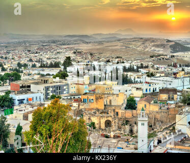 Coucher du soleil au-dessus de El Kef, une ville du nord-ouest de la Tunisie Banque D'Images