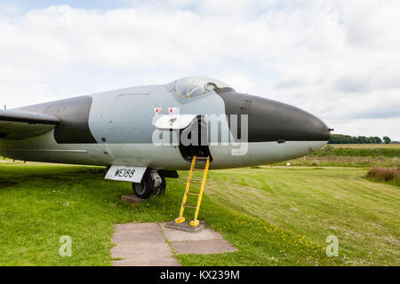 Un portrait photo de Canberra T4 Nous188 au Musée de l'Aviation de Solway en Cumbria, Angleterre. Le Canberra a été un avion propulsé par RAF Bomber introduit en 1951. Banque D'Images