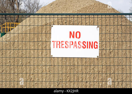 Aucune intrusion sign at construction site Banque D'Images