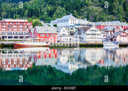 Odda est une ville de Odda Hordaland County, dans la municipalité du district de Hardanger en Norvège. Situé à proximité de Trolltunga rock formation. Banque D'Images