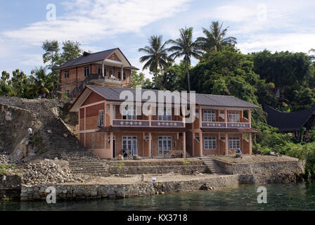 Nouvel hôtel sur l'île de Samosir, Lac Toba, Sumatra, Indonésie Banque D'Images