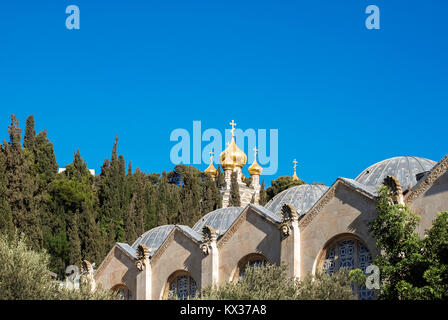 Photo vers le haut de l'Église de Marie de Magdala, l'église orthodoxe russe située sur le Mont des Oliviers à Jérusalem, Israël. Banque D'Images