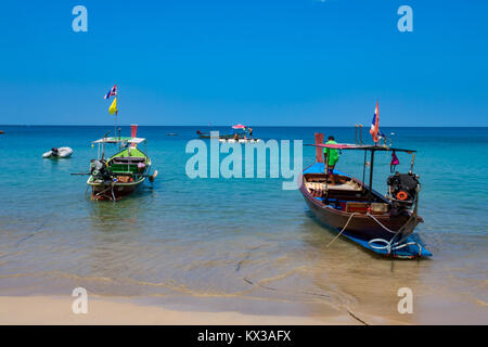 16 février 2016 la Thaïlande Phuket Layan bateaux amarrés à Banana Beach Banque D'Images