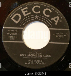 Decca 9-29124 est un single vinyle sorti en 1954 avec Bill Haley & His Comets (We're Gonna) Rock Around the Clock. Cette chanson est considérée comme une chanson rock and roll qui a contribué à populariser le genre. Banque D'Images