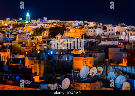 Vue sur Tanger skyline at night, Maroc Banque D'Images