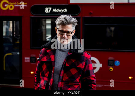 London, UK . 06 Jan, 2018. London Fashion Week Street Style Mens AW18 Londres, Royaume-Uni Crédit : Christopher Neve/Alamy Live News Banque D'Images